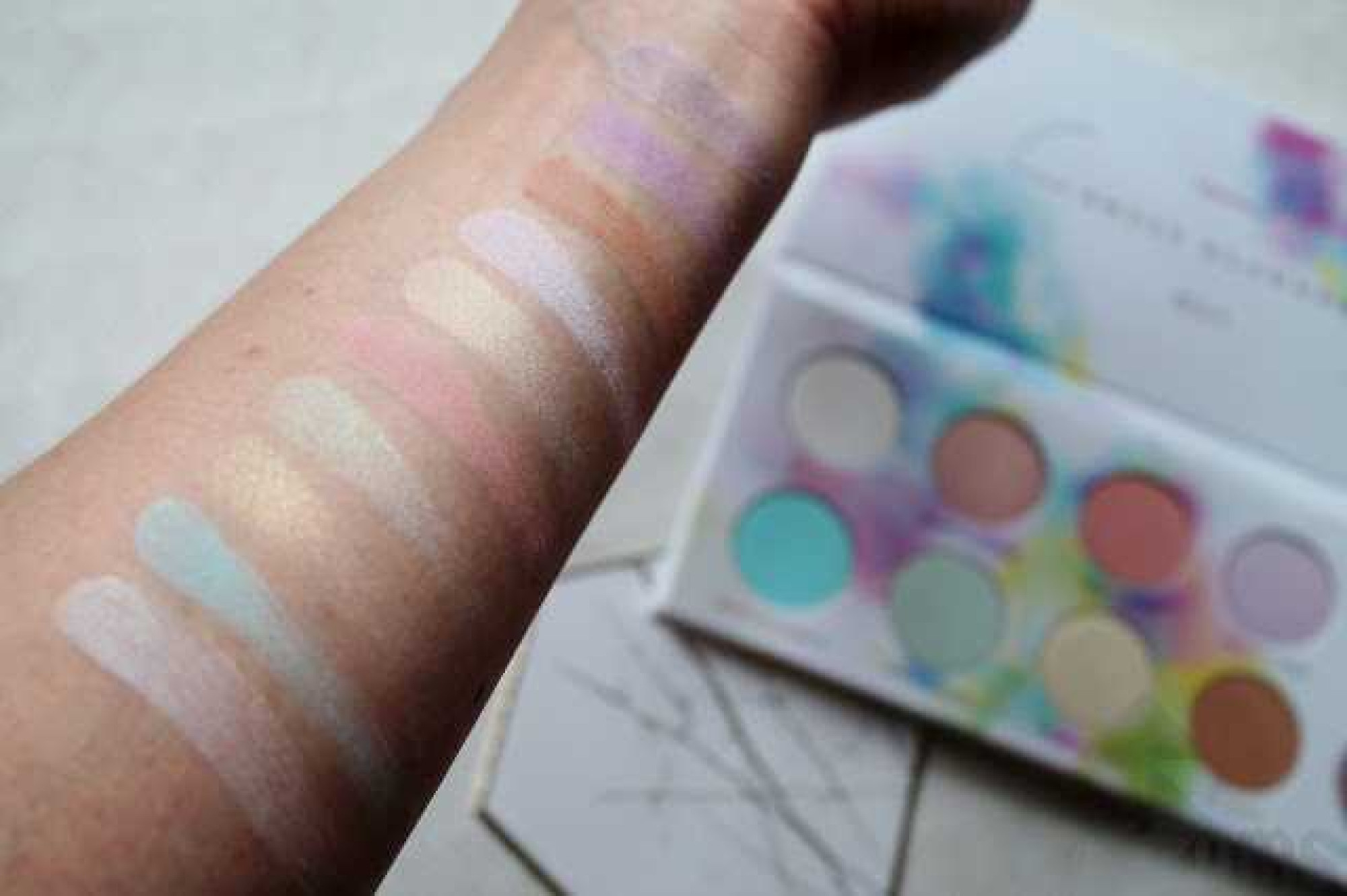 zoova eyeshadow palette6.JPG